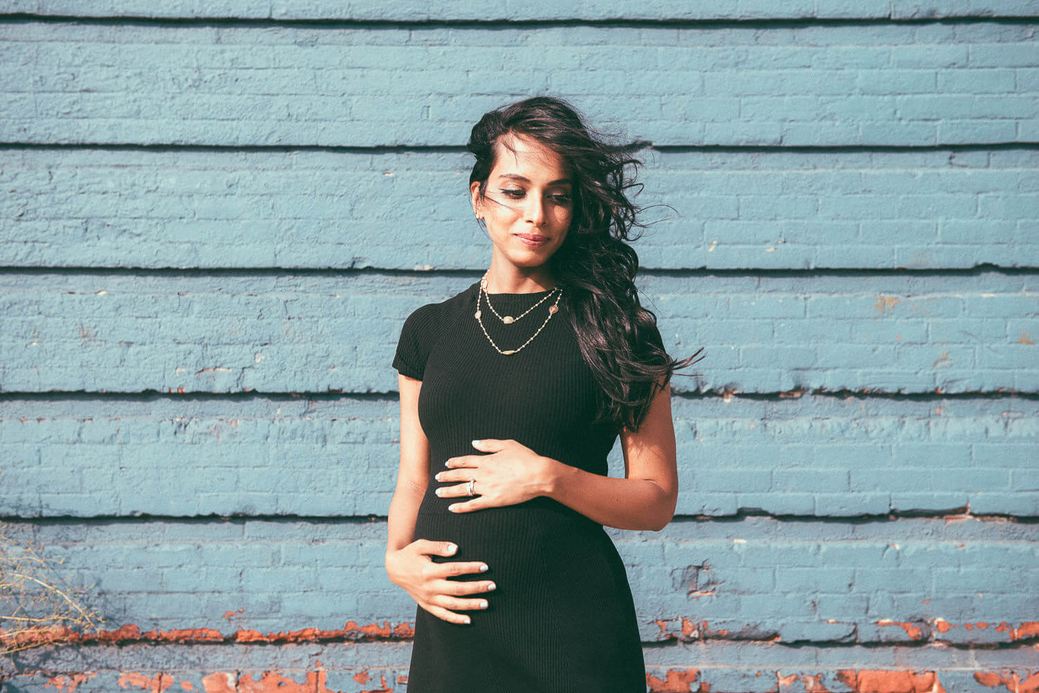 All the Way from Dubai: A Maternity Photo Session in NYC